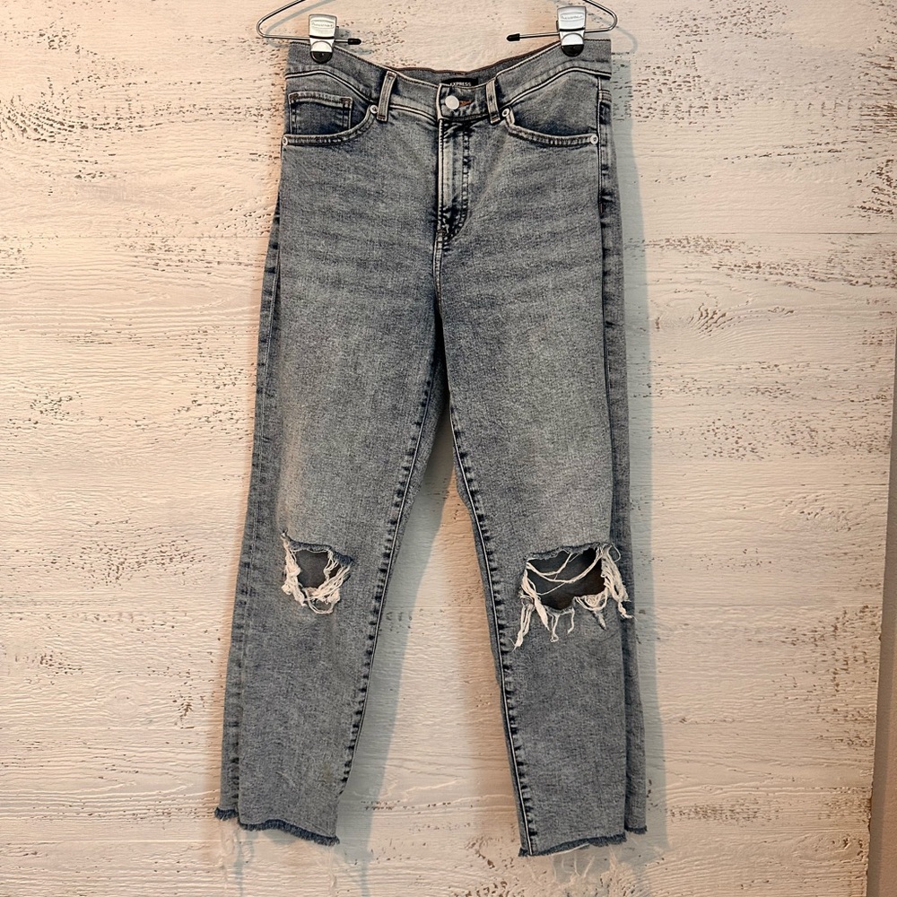 Express high rise straight ankle Jean.  Size 6